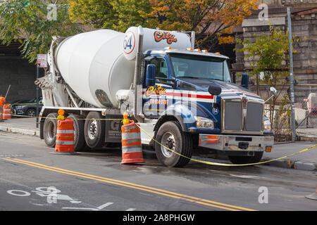 Betonmischer LKW, New York City, Vereinigte Staaten von Amerika. Stockfoto