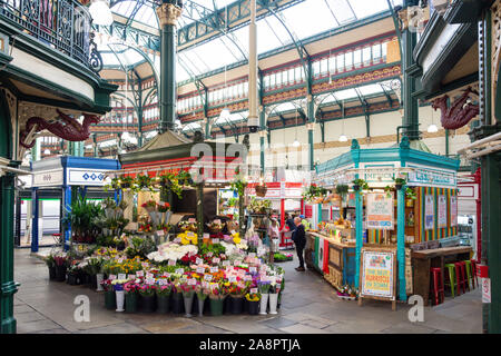 Innen- stände bei Leeds Kirkgate Markt, Kirkgate, Leeds, West Yorkshire, England, Großbritannien Stockfoto