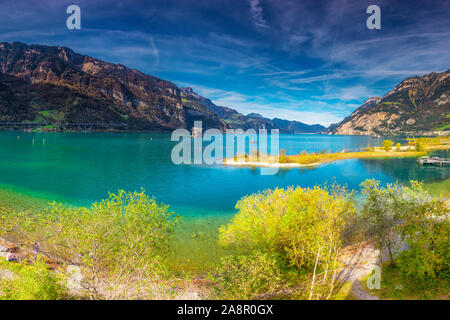 Areal Aussicht auf Stadt und See Luzern Flüelen im Kanton Uri, Schweiz, Europa. Stockfoto