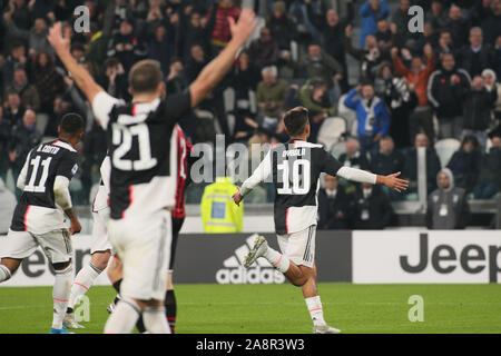 Torino, Italien. 10 Nov, 2019. 10 Paulo dybala, Juventus Turin) happinessduring FC Juventus vs AC Mailand, der italienischen Fußball-Serie-A Männer-WM in Turin, Italien, 10. November 2019 - LPS/Claudio Benedetto Credit: Claudio Benedetto/LPS/ZUMA Draht/Alamy leben Nachrichten Stockfoto