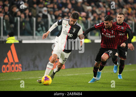 Torino, Italien. 10 Nov, 2019. 30 Rodrigo bentancur, Juventus Turin) während Juventus FC vs AC Mailand, der italienischen Fußball-Serie-A Männer-WM in Turin, Italien, 10. November 2019 - LPS/Claudio Benedetto Credit: Claudio Benedetto/LPS/ZUMA Draht/Alamy leben Nachrichten Stockfoto