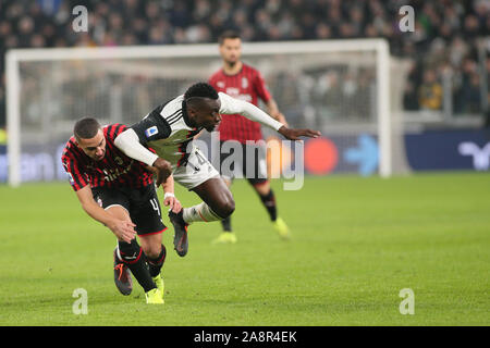 Torino, Italien. 10 Nov, 2019. Kontrast duro am 14 Blaise matuidi, Juventus Turin) während Juventus FC vs AC Mailand, der italienischen Fußball-Serie-A Männer-WM in Turin, Italien, 10. November 2019 - LPS/Claudio Benedetto Credit: Claudio Benedetto/LPS/ZUMA Draht/Alamy leben Nachrichten Stockfoto