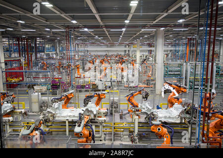 Die High-Tech-Roboter Bau der BMW Mini-Reihe der Autos an ihrem Werk in Oxford, England, im Oktober 2015 29.10.15 Stockfoto