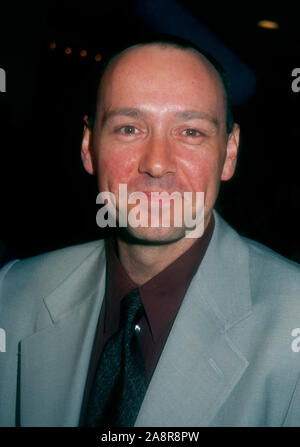 Westwood, Kalifornien, USA, 6. März 1995 Schauspieler Kevin Spacey nimmt an Warner Bros. Bilder 'Ausbruch' Premiere am 6. März 1995 bei Mann Bruin Theater in Westwood, Kalifornien, USA. Foto von Barry King/Alamy Stock Foto Stockfoto