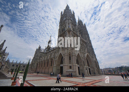 Die beeindruckende Basilika der Nationalen Gelübde (Basílica del Voto Nacional), Quito, Ecuador Stockfoto