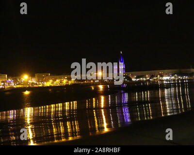 Illuminationen von Royan, die Nacht, besonders Notre Dame de Royan Stockfoto