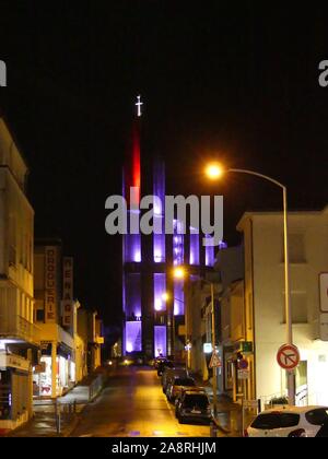 Illuminationen von Royan, die Nacht, besonders Notre Dame de Royan Stockfoto