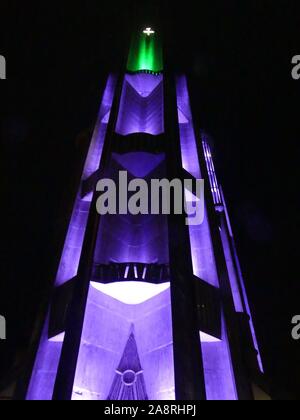 Illuminationen von Royan, die Nacht, besonders Notre Dame de Royan Stockfoto