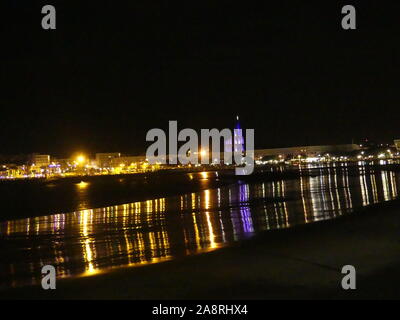 Illuminationen von Royan, die Nacht, besonders Notre Dame de Royan Stockfoto