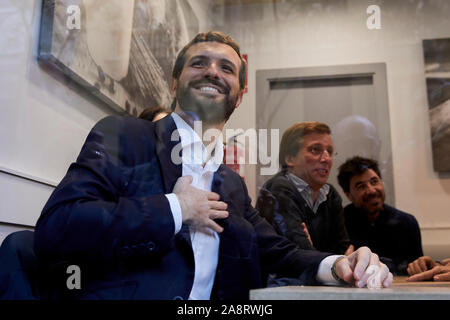 Pablo Casado während der Partido Popular voting Nuestra Señora del Pilar Schule in Madrid gesehen. Stockfoto