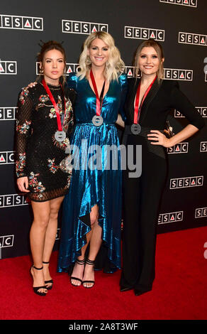 Nashville, Tennessee, USA. 10. November 2019. Naomi Cooke, Hannah Mulholland, und Jennifer Wayne, Runaway Juni. 2019 SESAC Nashville Music Awards an Country Music Hall of Fame und Museum. Photo Credit: Dara-Michelle Farr/AdMedia/MediaPunch Credit: MediaPunch Inc/Alamy leben Nachrichten Stockfoto