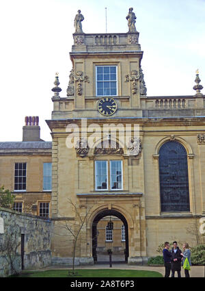 Trinity College Kapelle Turm und Uhr einer der Oxford University Colleges berühmt in den Harry Potter Filmen Geschichten von J K Rowling verwendet Stockfoto