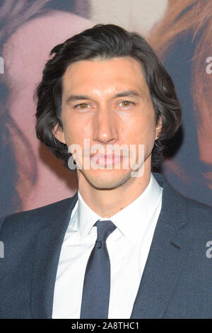 New York, Vereinigte Staaten. 11 Nov, 2019. Adam Treiber besucht die Ehe Geschichte Premiere in Paris Theater in New York City. Credit: SOPA Images Limited/Alamy leben Nachrichten Stockfoto