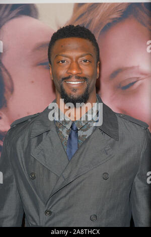 New York, Vereinigte Staaten. 10 Nov, 2019. Aldis Hodge besucht die Ehe Geschichte Premiere in Paris Theater in New York City. Credit: SOPA Images Limited/Alamy leben Nachrichten Stockfoto