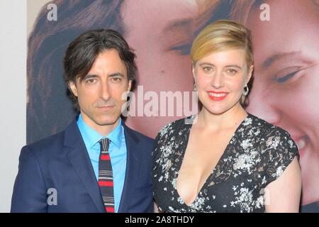 New York, Vereinigte Staaten. 11 Nov, 2019. Noah Baumbach und Greta Gerwig nehmen an der Ehe Geschichte Premiere in Paris Theater in New York City. Credit: SOPA Images Limited/Alamy leben Nachrichten Stockfoto