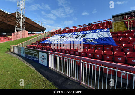 Gateshead, Großbritannien. 10 Nov, 2019. GATESHEAD, ENGLAND - NOVEMBER 10 th Gateshead Stadion während der FA Cup Runde 1 Match zwischen Gateshead und Oldham Athletic an der Gateshead International Stadium, Gateshead am Sonntag, den 10. November 2019. (Credit: Eddie Garvey | MI Nachrichten) das Fotografieren dürfen nur für Zeitung und/oder Zeitschrift redaktionelle Zwecke verwendet werden, eine Lizenz für die gewerbliche Nutzung Kreditkarte erforderlich: MI Nachrichten & Sport/Alamy leben Nachrichten Stockfoto