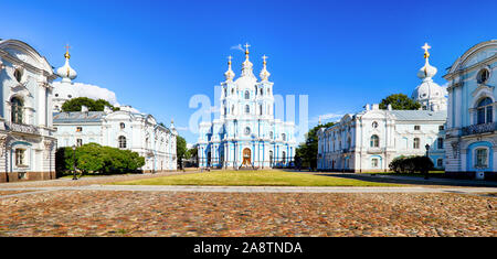 St. Petersburg - Smolny Kloster, die Kathedrale in Russland im Sommer Stockfoto