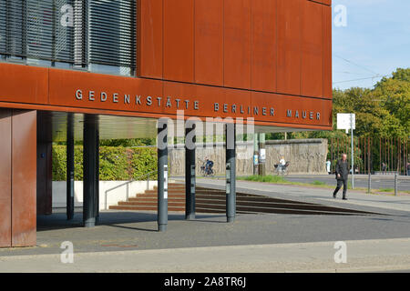 Gedenkstaette Besucherzentrum, Berliner Mauer, Bernauer Straße, Mitte, Berlin, Deutschland/Gedenkstätte Stockfoto