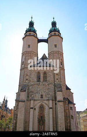 Halle/Saale, Germany-August 24, 2019: Die Kirche Unserer Lieben Frau, Eastside vom Markt Stockfoto