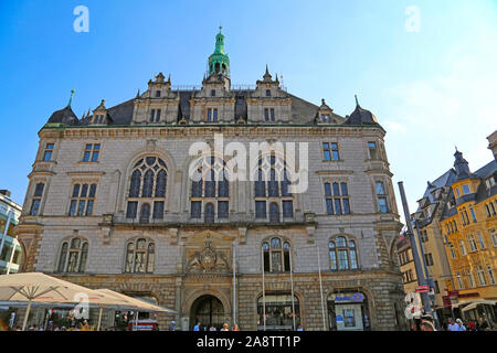 Halle/Saale, Germany-August 24, 2019: Das Stadthaus von Halle ist die neo-gotischen Versammlung, Konferenz und Festival Gebäude auf dem Markt Stockfoto