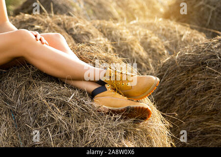Leder Stiefel auf weibliche Beine Stockfoto