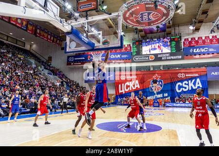 Moskau, Russland. 10 Nov, 2019. #5 Mike James in Aktion während der Russischen VTB United Basketball League 2019-2020 Saison zwischen Lokomotiv-Kuban und CSKA Moskau. CSKA Moskau gewann 81-72. Credit: SOPA Images Limited/Alamy leben Nachrichten Stockfoto