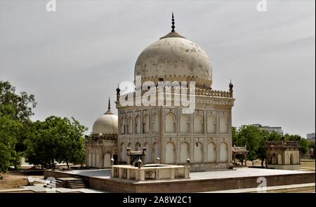 Qutb Shahi Gräber: Sie sind in der Ibrahim Bagh, in der Nähe der berühmten Golconda Fort in Hyderabad, Indien. Stockfoto