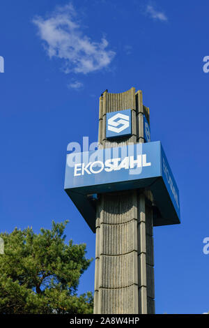 Logo EKO Stahl, Werkstor Hüttenwerk Arcelor Mittal, B112, Eisenhüttenstadt, Brandenburg, Deutschland Stockfoto