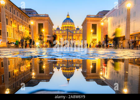 Herrlichen Blick auf St. Peter Cathedral, Rom, Italien Stockfoto