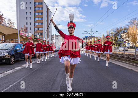 Wroclaw, Polen. 11 Nov, 2019. 11. November 2019 Polen Wroclaw Parade anlässlich des Polnischen Unabhängigkeitstag in Breslau Quelle: Krzysztof Kaniewski/ZUMA Draht/Alamy leben Nachrichten Stockfoto