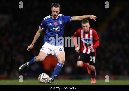 Wird Keane von Ipswich Town und Joe Morrell von Lincoln City - Ipswich Town v Lincoln City, die Emirate FA Cup in die erste Runde, Portman Road, Ipswich, Großbritannien - 9 November 2019 Editorial nur verwenden - DataCo Einschränkungen Stockfoto