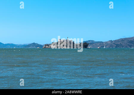 San Francisco, Kalifornien/USA - 18. August 2012: Blick auf die Insel Alcatraz in der Bucht von San Francisco Stockfoto