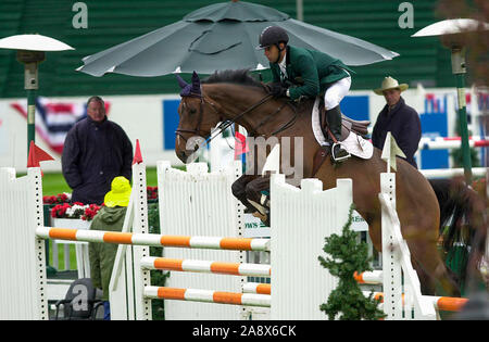 Die Nationalen, Spruce Meadows Juni 2002, Kamal Bahamden (KSA) Reiten Stockfoto