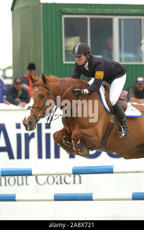 Kanada 1, Spruce Meadows, Juni 2002, Beezie Madden (USA) Reiten Unschuld Stockfoto