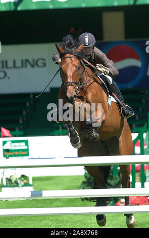 Die nationalen Spruce Meadows, Zeidler finanzielle Schale, Juni 2003, Tamie Phillips reiten Starlet Stockfoto