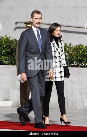 MADRID, Spanien - 11 November: König Philipp VI. von Spanien, der Königin Letizia von Spanien von Adolfo Suarez Flughafen Madrid-Barajas nach Kuba tate Besuchen Sie fahren am 11. November 2019 in Madrid, Spanien. November 11, 2019. Credit: Jimmy Olsen/Medien Punch *** KEINE SPANIEN *** Stockfoto