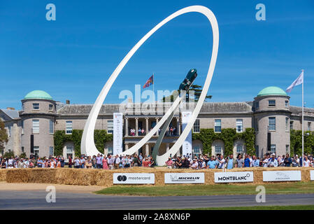 Gerry Juda's Aston Martin Skulptur in Goodwood Festival der Geschwindigkeit, 2019 Stockfoto