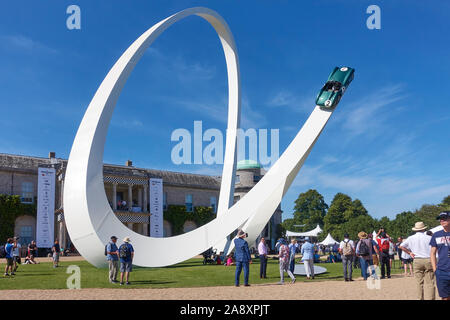 Gerry Juda's Aston Martin Skulptur in Goodwood Festival der Geschwindigkeit, 2019 Stockfoto