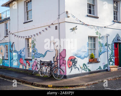 Bemalte Haus auf der Wellington Street, Jericho, Oxford, Oxfordshire, England, UK, GB. Stockfoto