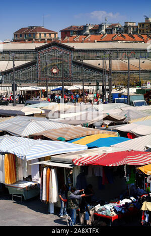 Turin, Piemont, Italien Porta Palazzo Markt die größte Open-Air-Markt in Europa Stockfoto