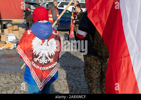 November 11, 2019, Warszawa, mazowieckie, Polen: 11. November 2019, Warschau, Polen: Unabhängigkeit März von patrioticcommunities und neo-faschistischen Organisationen organisiert. März von der Organisation der Unabhängigkeit vom März, die von vielen Organisationen mit Neo besucht wird organisiert-faschistischen Ansichten aus Polen und anderen Europäischen Ländern jedes Jahr. (Bild: © Grzegorz Banaszak/ZUMA Draht) Stockfoto