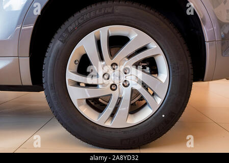 Close up Stack der verwendeten Legierung Auto Räder Stockfoto