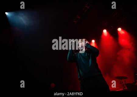 Oslo, Norwegen. 11 Nov, 2019. Der schottische Sänger und Songwriter Lewis Capaldi führt ein Live Konzert Sentrum Scene in Oslo. (Foto: Gonzales Foto/Tord Litleskare/Alamy Live News). Stockfoto