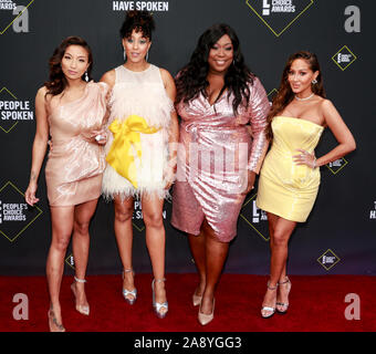 Santa Monica, CA, USA - 10.November 2019: Jeannie Mai, Tamera Mowry-Housley, Loni Liebe und Adrienne Houghton besuchen die 45. jährliche People's Choice Awards auf Stockfoto