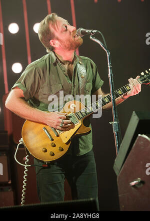 November 8, 2019 - Raleigh, North Carolina; USA - Musiker DAN AUERBACH der schwarzen Tasten führt Leben, wie Ihre 2019 Tour macht Halt am PNC-Arena in Raleigh befindet. Copyright 2019 Jason Moore. (Bild: © Jason Moore/ZUMA Draht) Stockfoto