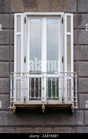 Alte vintage italienischen Balkon in Neapel Stockfoto