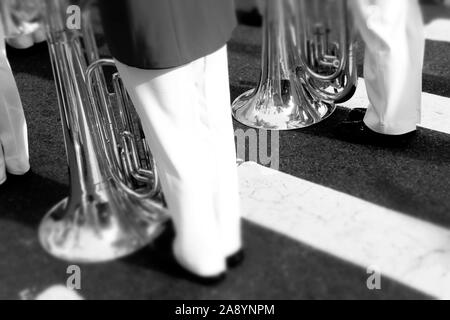 New York, New York, USA. 11 Nov, 2019. Parade Teilnehmer März im New York City 100 Veterans Day Parade entlang der 5th Avenue am 11. November 2019 in New York City statt. Quelle: MPI 43/Media Punch/Alamy leben Nachrichten Stockfoto