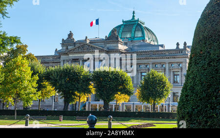 Die National- und Universitätsbibliothek. Es ist eine öffentliche Bibliothek. Straßburg, Frankreich, Europa Stockfoto