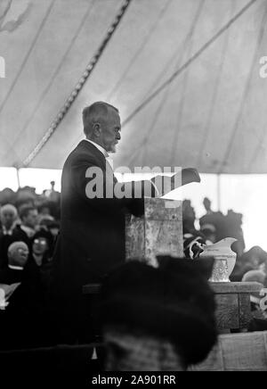 Hillary A. Herbert bei der Grundsteinlegung der Konföderierten Denkmal auf dem Arlington National Cemetery Ca. 1912 Stockfoto