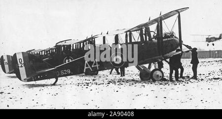 1918-1919 Erste Antenne waren Service. Wolle und Baumwolle Waren und Lebensmittel nach Belgien. Die erste Maschine anfahren. Stockfoto